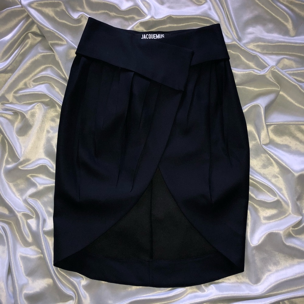 JACQUEMUS FW’17 Collection Skirt - Picture 2 of 8